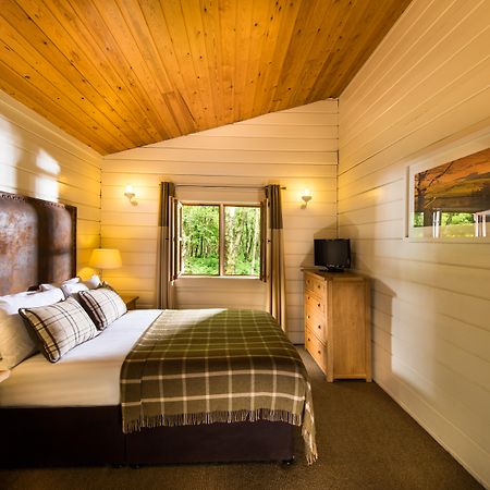 Chevin Country Park Hotel & Spa Отли Экстерьер фото