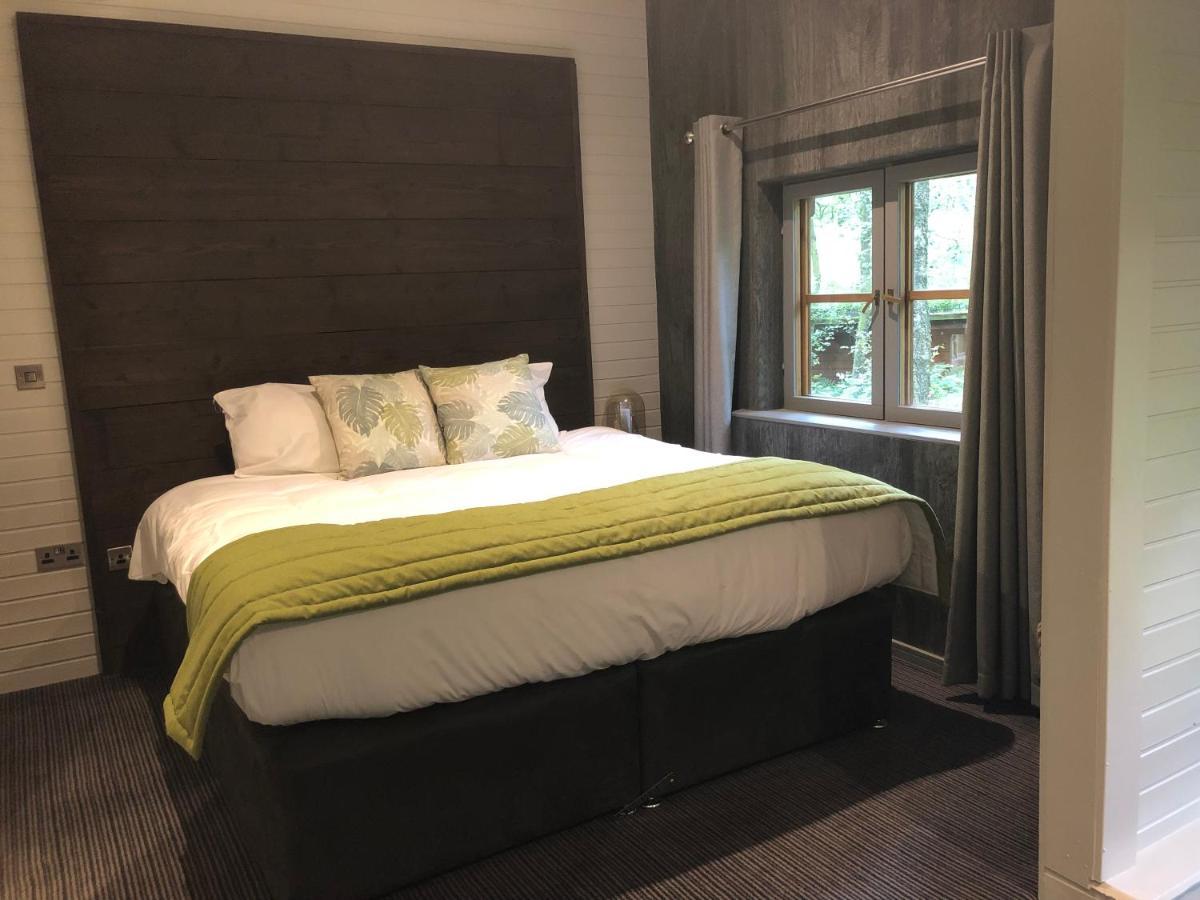 Chevin Country Park Hotel & Spa Отли Экстерьер фото