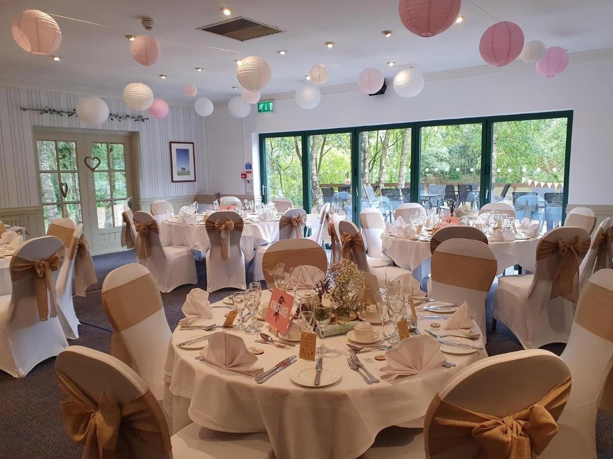 Chevin Country Park Hotel & Spa Отли Экстерьер фото