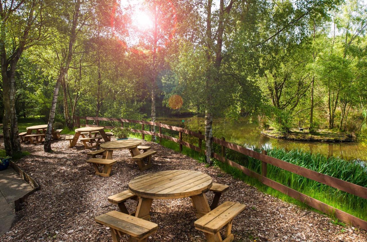 Chevin Country Park Hotel & Spa Отли Экстерьер фото