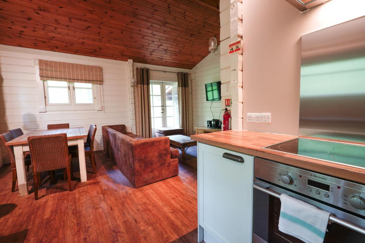 Chevin Country Park Hotel & Spa Отли Экстерьер фото