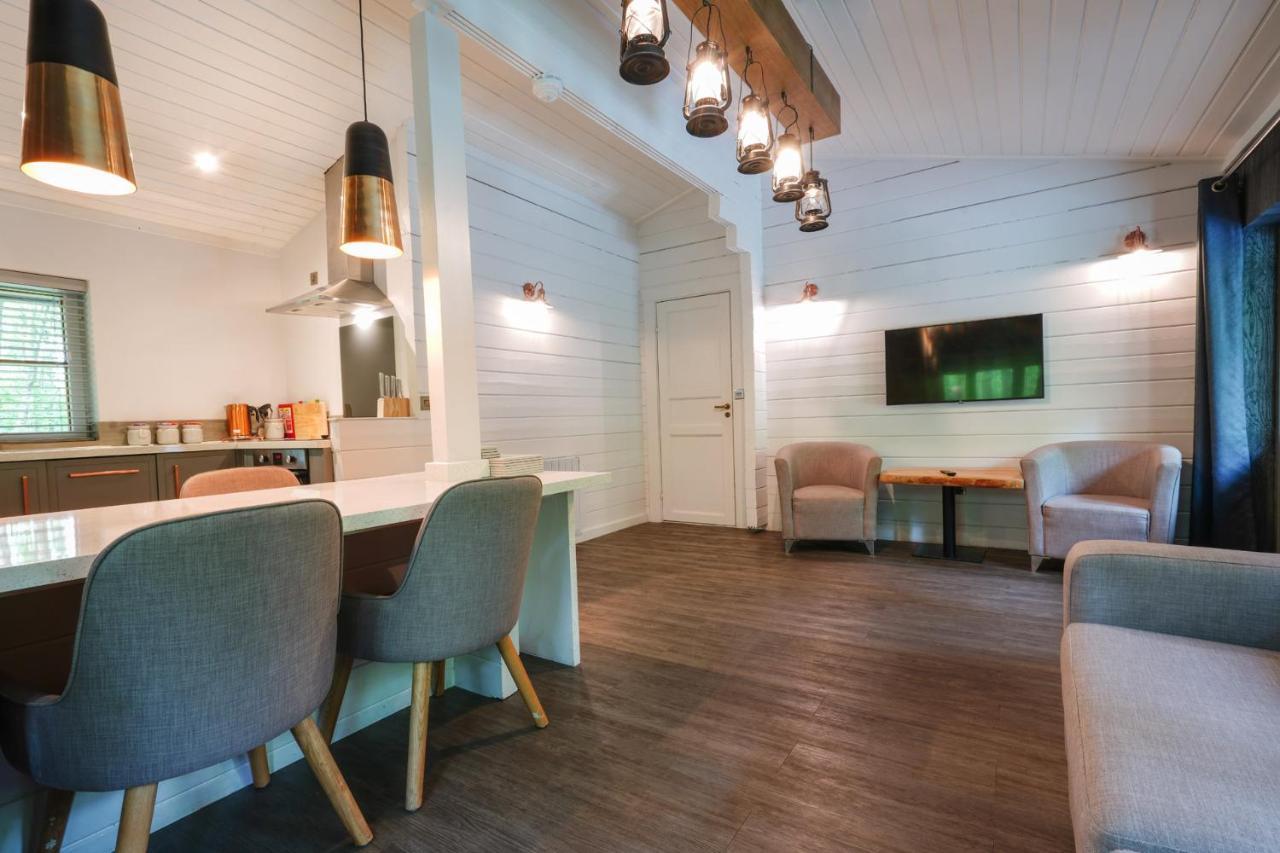 Chevin Country Park Hotel & Spa Отли Экстерьер фото