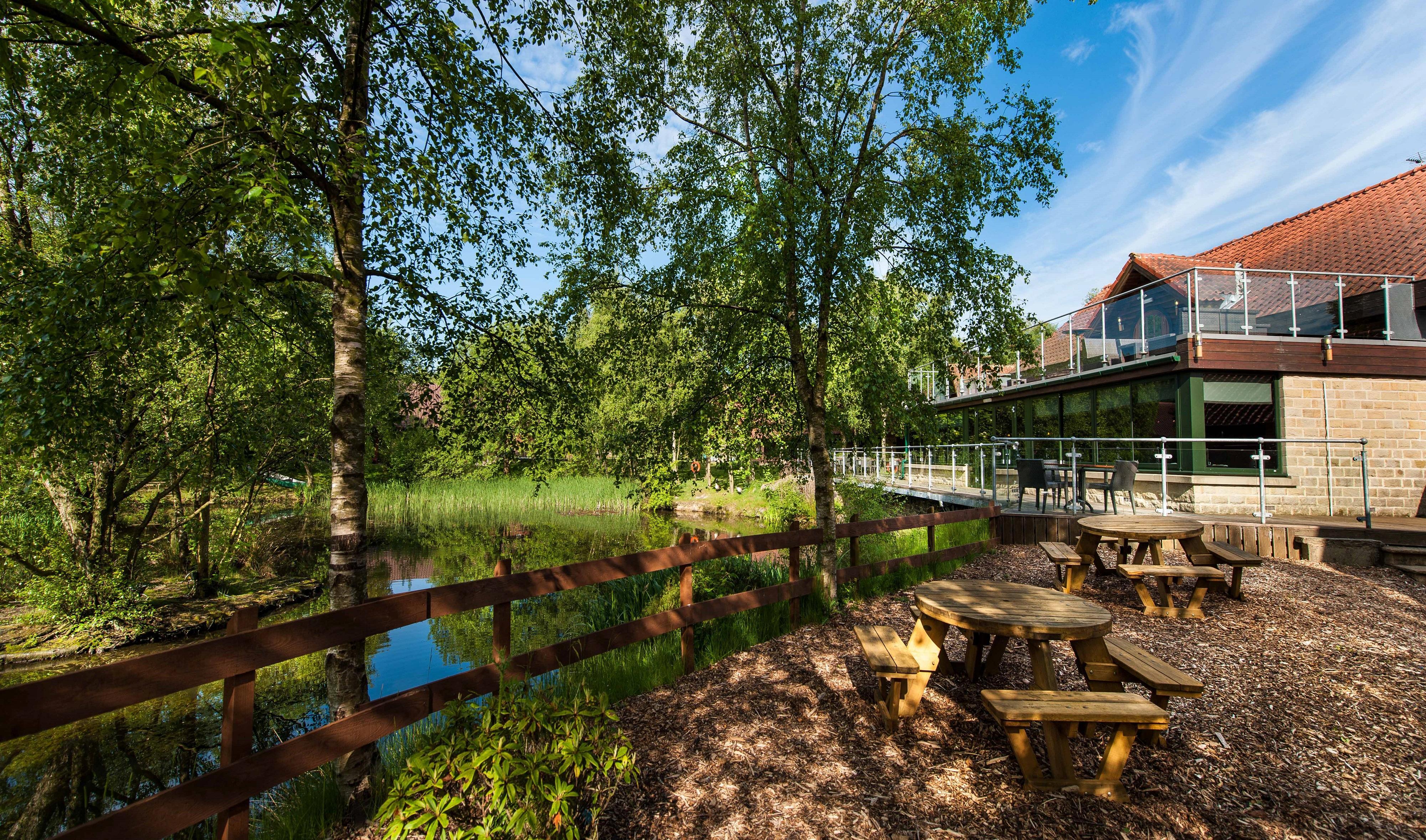 Chevin Country Park Hotel & Spa Отли Экстерьер фото