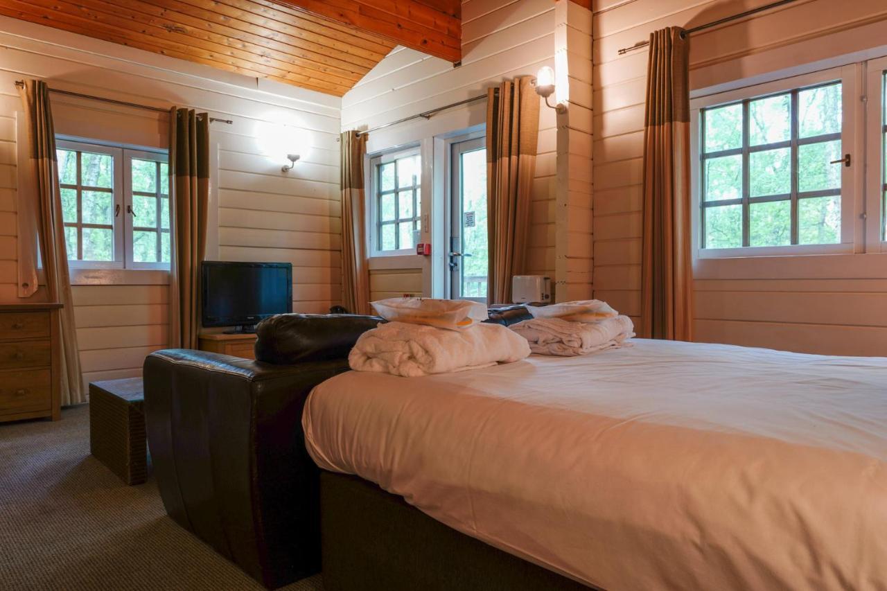 Chevin Country Park Hotel & Spa Отли Экстерьер фото